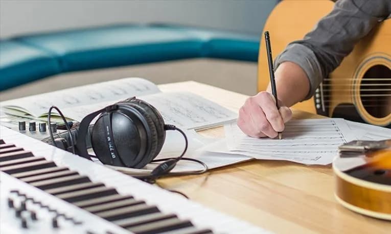 Jak sprzedać tekst piosenki i uniknąć najczęstszych błędów